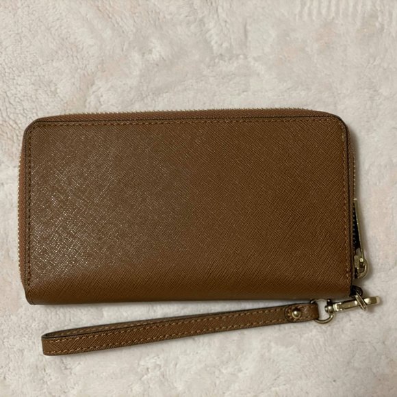 Michael Kors Jet Set Smartphone Wristlet - Picture 2 of 13